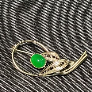 Vintage Jade Cabochon Brooch with Silver Tone Elegant Brooch/Pin  2"